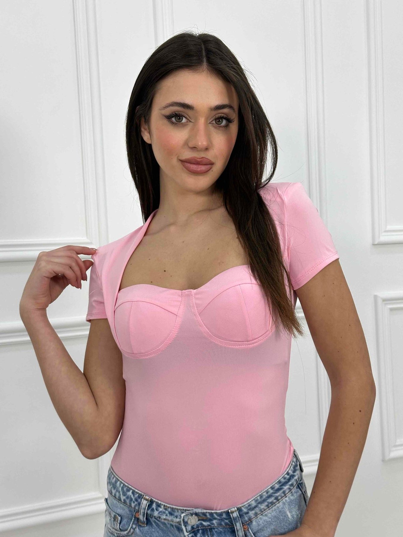 Body scollo quadro con spalline e  coppe TN0089