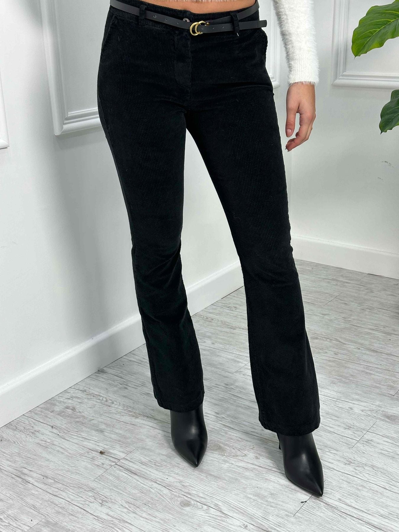 Pantalone a zampa in velluto GIA5010