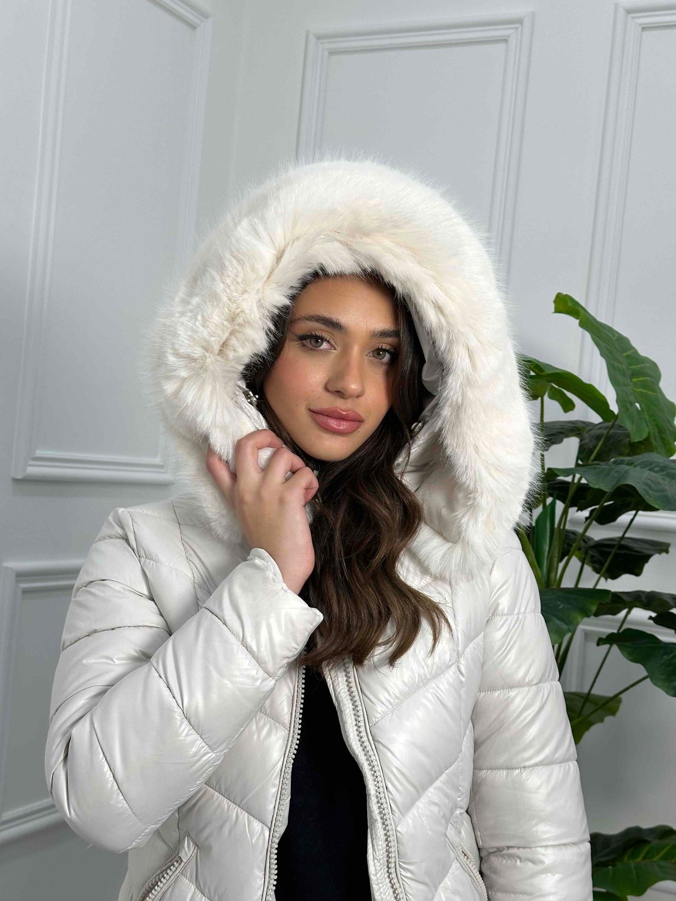 Giubbotto lungo con cappuccio e pelliccia ecofour removibile MB0252