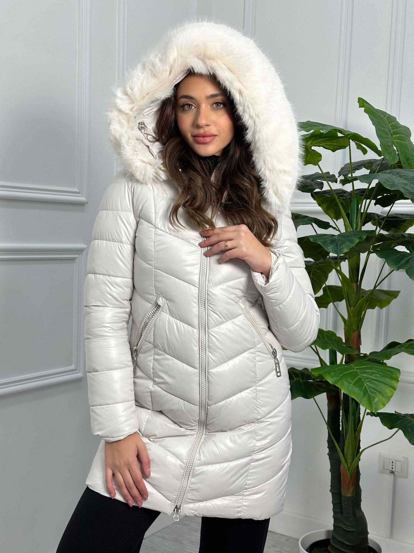 Giubbotto lungo con cappuccio e pelliccia ecofour removibile MB0252